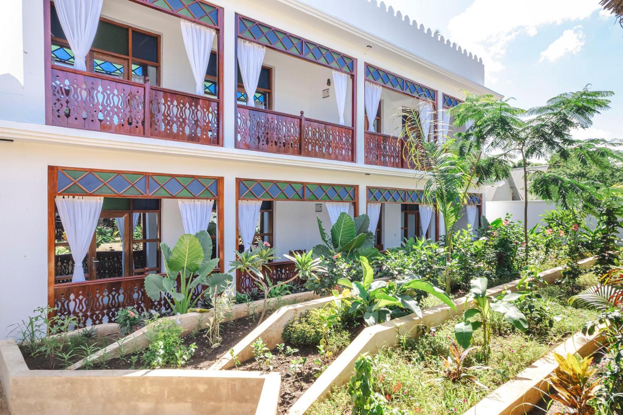 Tasneem Islamic Luxury Suites Jambiani  Exterior photo