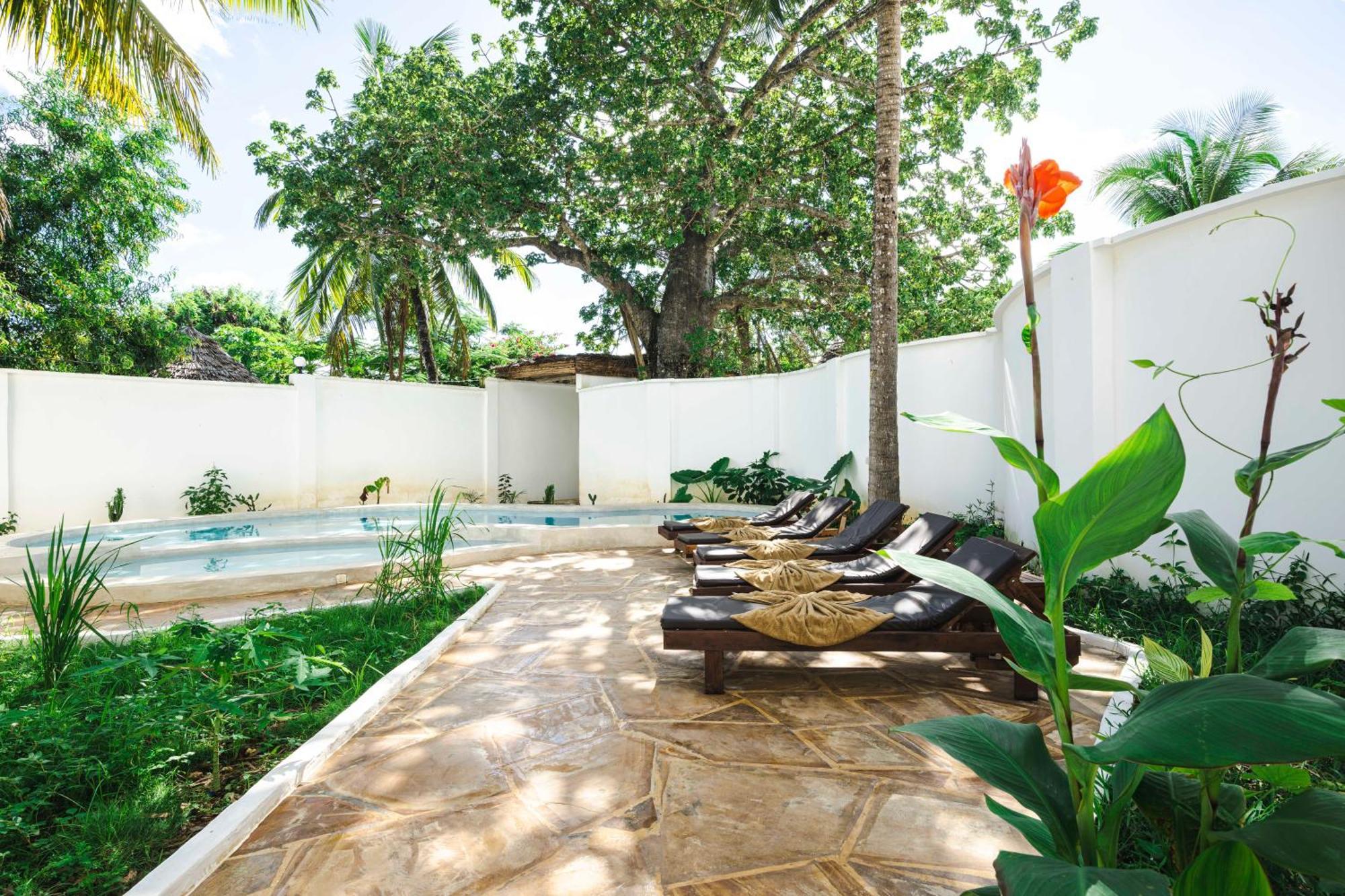 Tasneem Islamic Luxury Suites Jambiani  Exterior photo